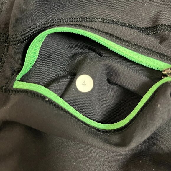 Lululemon Athletica Women's Floral Cropped Leggings WITH HOLE - Size 4 - Picture 2 of 7